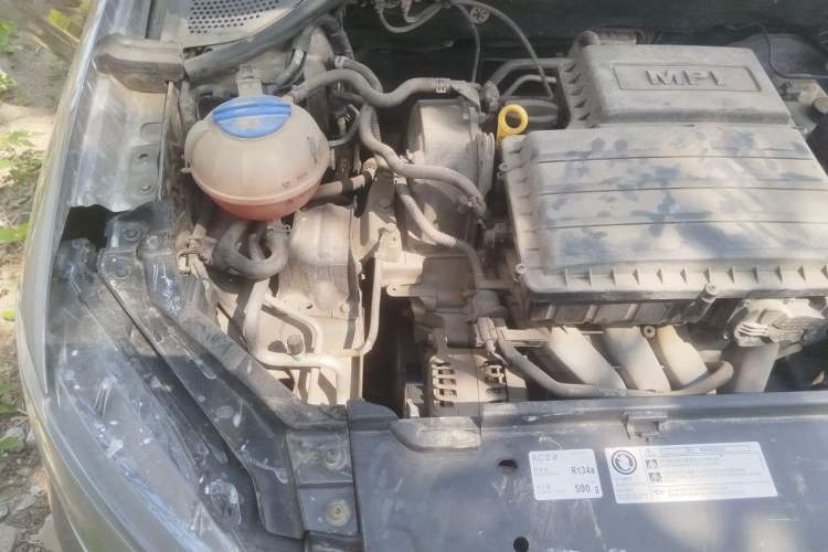 Used Volkswagen Santana 2015 Haval H6 1.6L Automatic Luxury Model Engine Bay Right