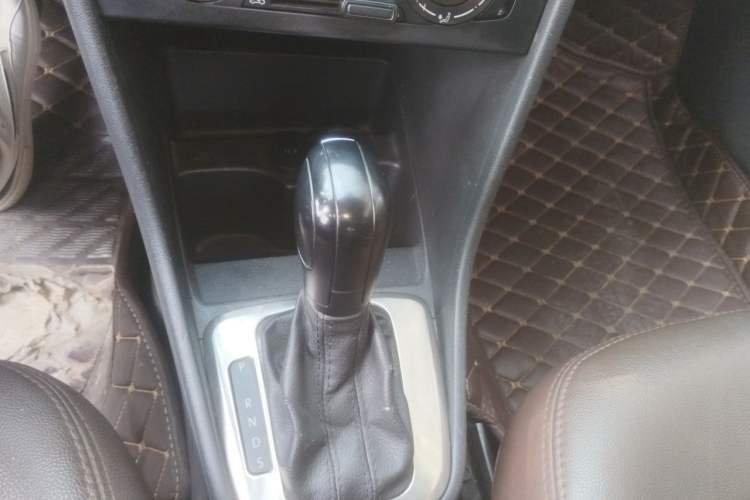 Used Volkswagen Santana 2015 Haval H6 1.6L Automatic Luxury Model Gear Lever