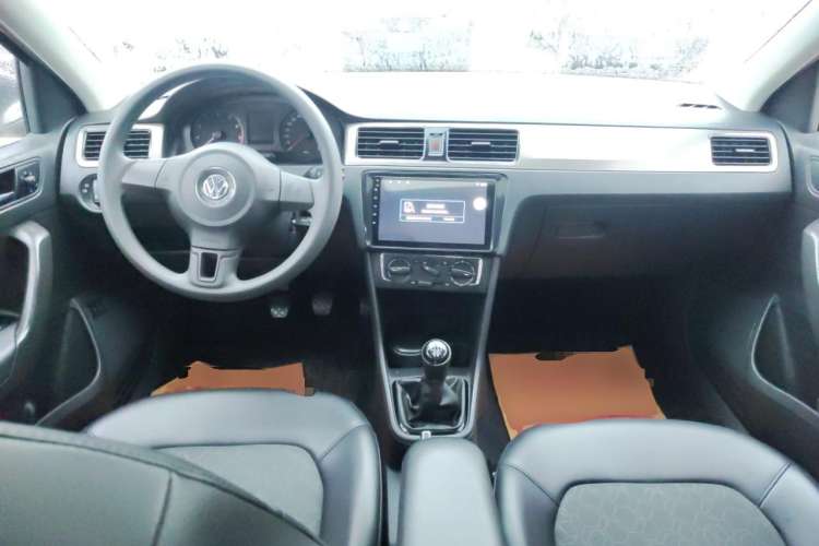 Used Volkswagen Santana 2015 1.6L Manual Comfort Edition Center Console