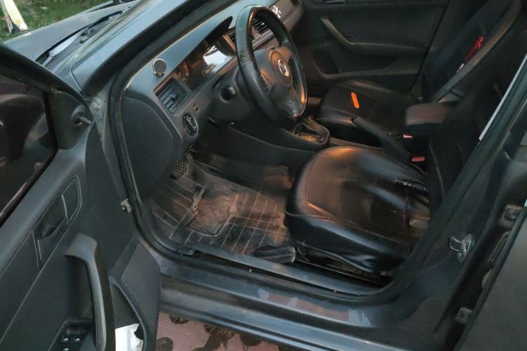 Used Volkswagen Santana 2015 1.6L Automatic Fashion Edition Driver Seat