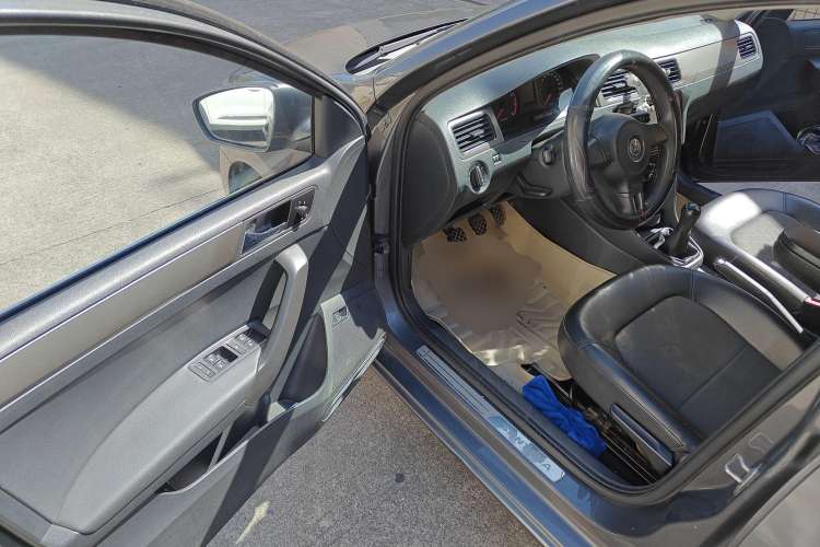 Used Volkswagen Santana 2015 1.4L Manual Comfort Edition Driver Seat