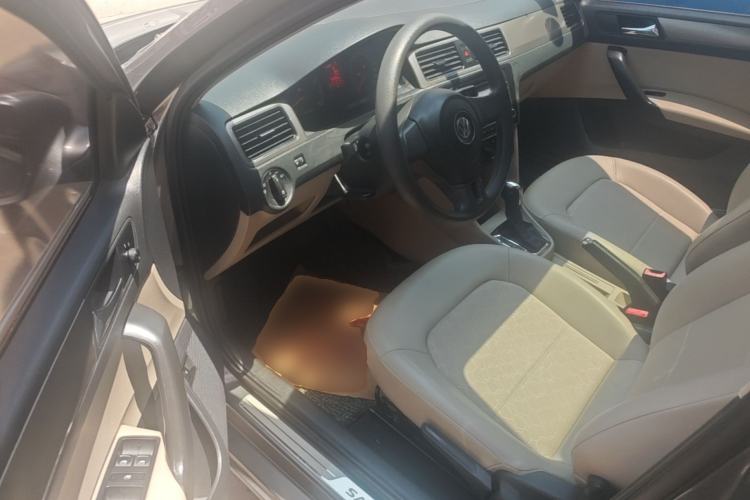 Used Volkswagen Santana 2015 1.6L Automatic Comfort Edition Driver Seat