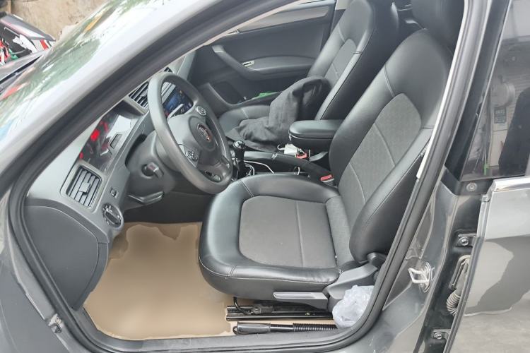 Used Volkswagen Santana 2015 1.6L Manual Comfort Edition Driver Seat