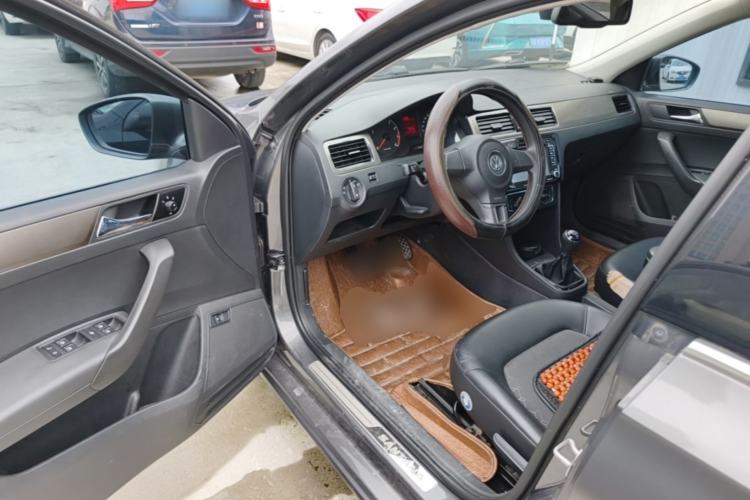 Used Volkswagen Santana 2015 1.6L Manual Comfort Edition Driver Seat
