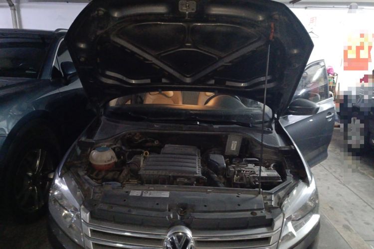 Used Volkswagen Santana 2015 1.6L Automatic Comfort Edition Engine Bay