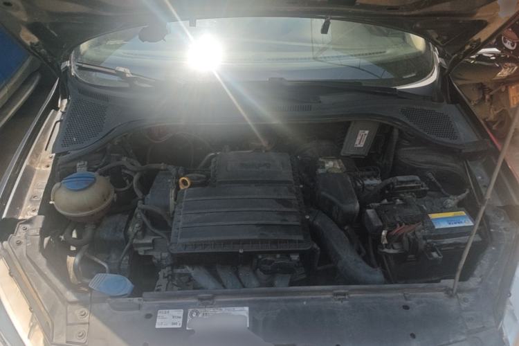 Used Volkswagen Santana 2015 1.6L Automatic Comfort Edition Engine Bay