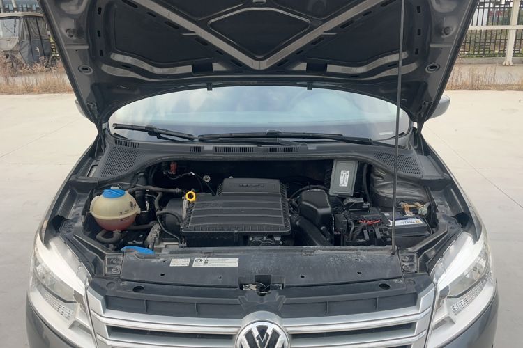 Used Volkswagen Santana 2015 1.6L Manual Comfort Edition Engine Bay
