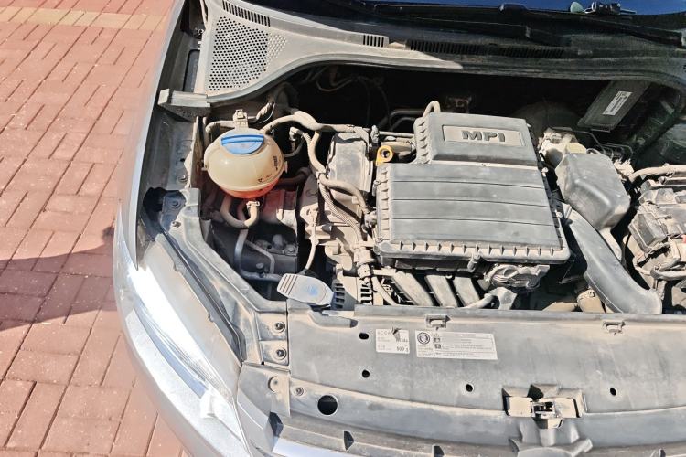 Used Volkswagen Santana 2015 1.6L Automatic Comfort Edition Engine Bay Right