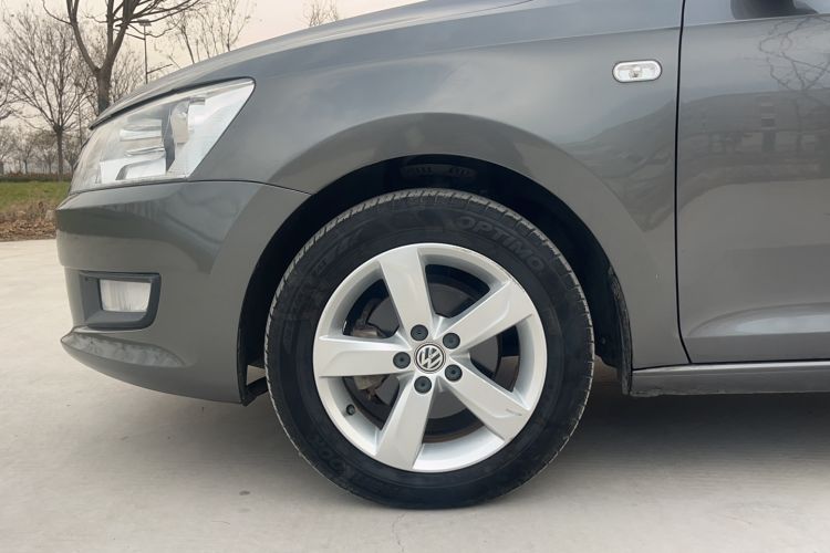 Used Volkswagen Santana 2015 1.6L Manual Comfort Edition Exterior 10