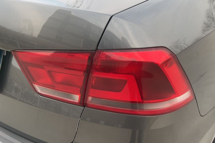 Used Volkswagen Santana 2015 1.6L Manual Comfort Edition Exterior 11