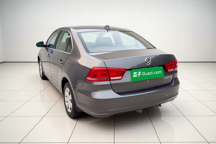 Used Volkswagen Santana 2015 1.6L Manual Fashion Edition Exterior 3