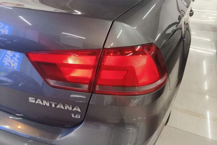 Used Volkswagen Santana 2015 1.6L Automatic Fashion Edition Exterior 6