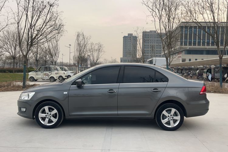 Used Volkswagen Santana 2015 1.6L Manual Comfort Edition Exterior 7