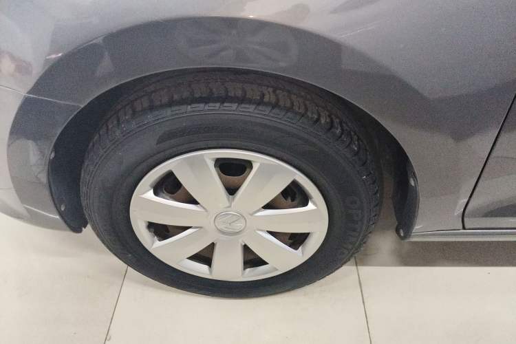 Used Volkswagen Santana 2015 1.6L Automatic Fashion Edition Exterior 7
