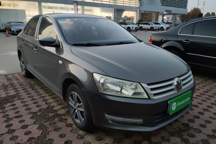 Used Volkswagen Santana 2015 1.6L Automatic Fashion Edition Front Right 45 Deg