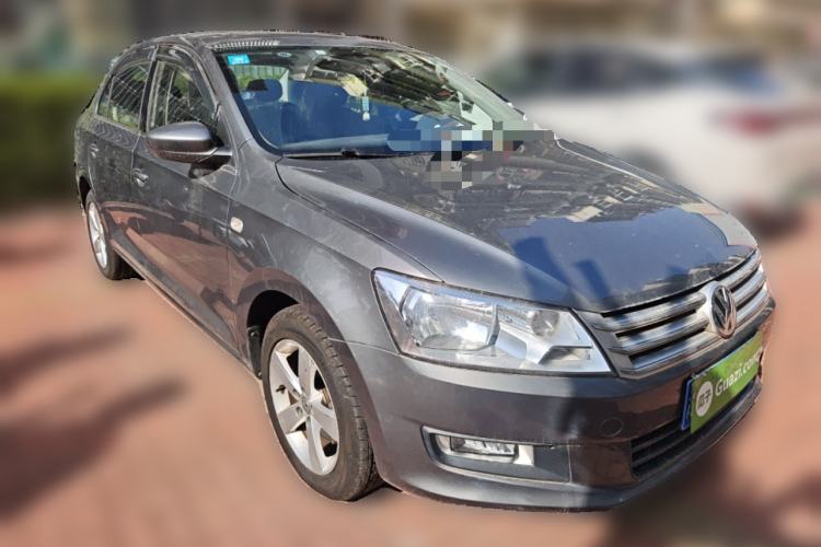 Used Volkswagen Santana 2015 1.6L Automatic Comfort Edition Front Right 45 Deg