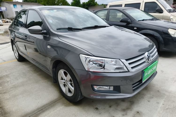 Used Volkswagen Santana 2015 1.6L Manual Comfort Edition Front Right 45 Deg