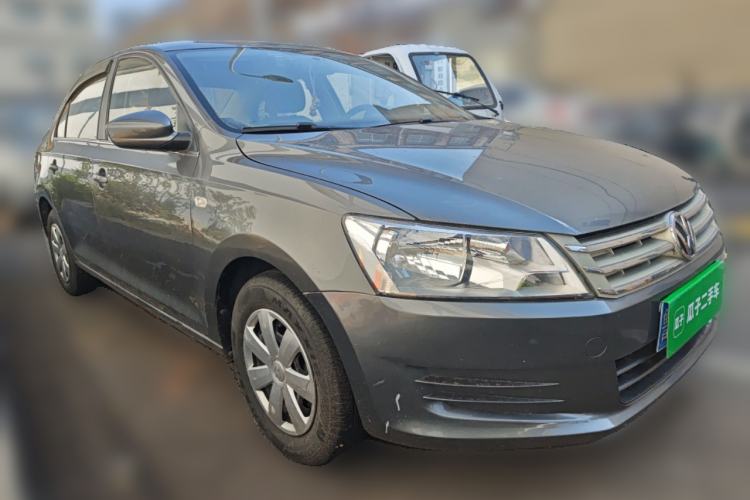 Used Volkswagen Santana 2015 1.6L Manual Fashion Edition Front Right 45 Deg