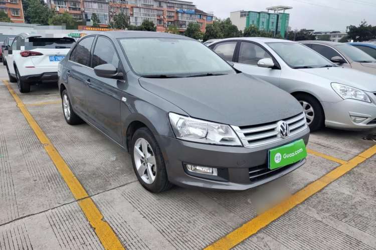 Used Volkswagen Santana 2015 1.6L Manual Comfort Edition Front Right 45 Deg