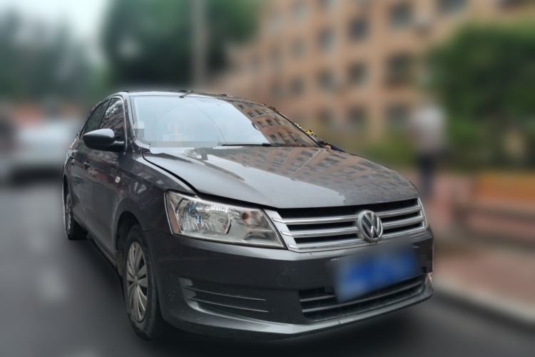 Used Volkswagen Santana 2015 1.6L Manual Fashion Edition Front Right 45 Deg