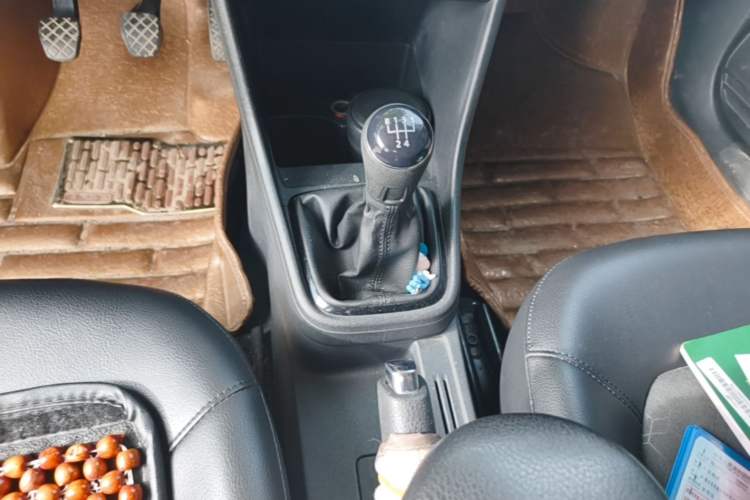 Used Volkswagen Santana 2015 1.6L Manual Comfort Edition Gear Lever
