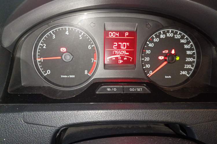 Used Volkswagen Santana 2015 1.6L Automatic Comfort Edition Instrument Cluster