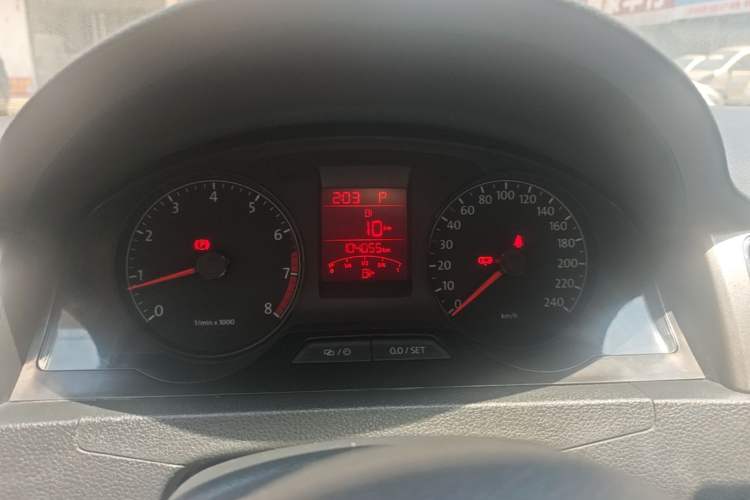 Used Volkswagen Santana 2015 1.6L Automatic Comfort Edition Instrument Cluster