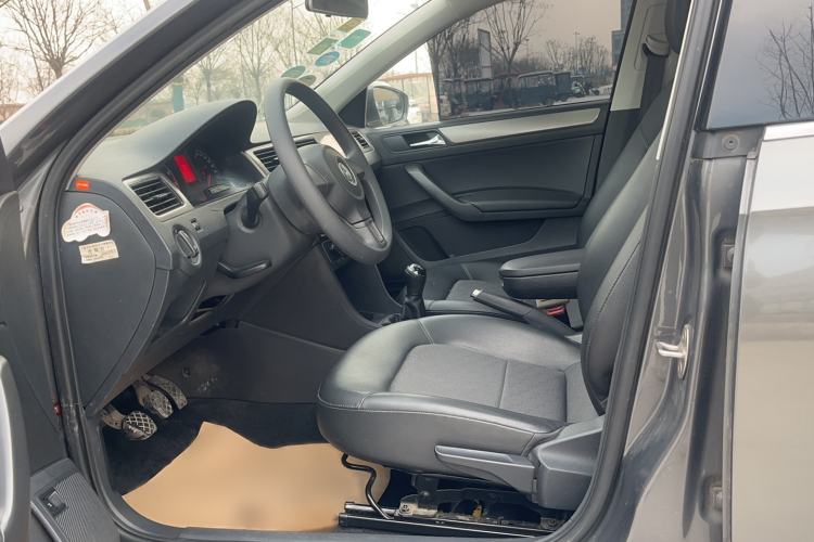 Used Volkswagen Santana 2015 1.6L Manual Comfort Edition Left Front Seat
