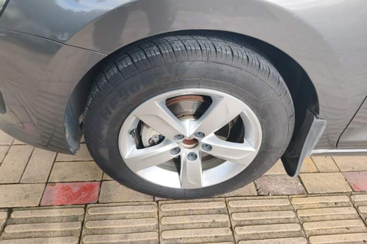 Used Volkswagen Santana 2015 1.6L Manual Comfort Edition Left Front Wheel Hub