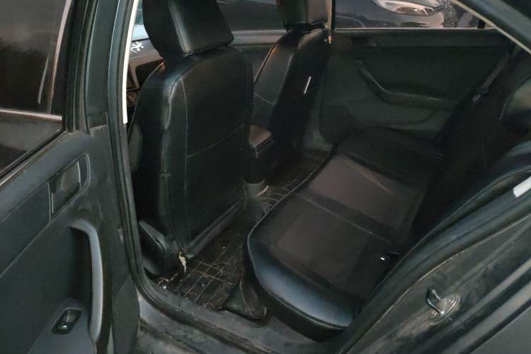 Used Volkswagen Santana 2015 1.6L Automatic Fashion Edition Left Rear Seat