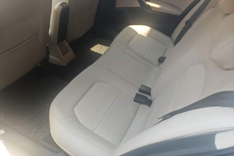 Used Volkswagen Santana 2015 1.6L Automatic Comfort Edition Left Rear Seat