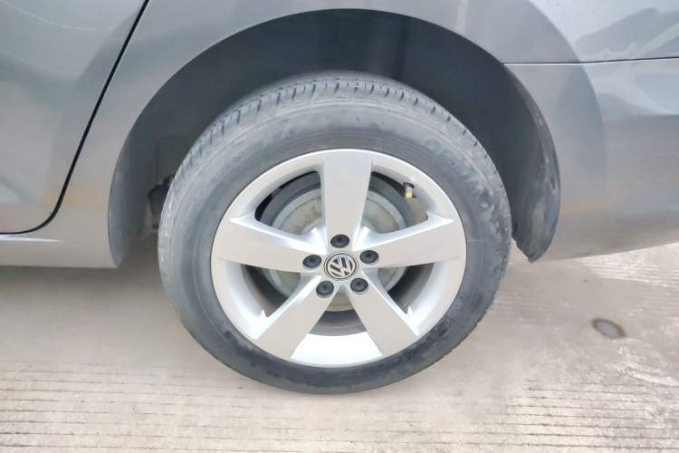 Used Volkswagen Santana 2015 1.6L Manual Comfort Edition Left Rear Wheel Hub