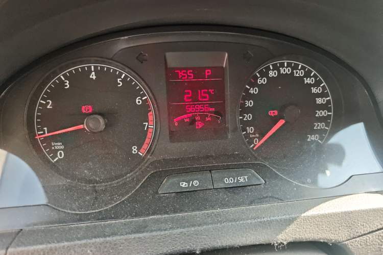 Used Volkswagen Santana 2015 1.6L Automatic Comfort Edition Odometer Close Up