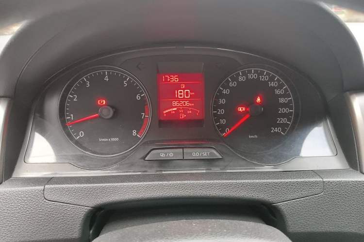 Used Volkswagen Santana 2015 1.6L Manual Comfort Edition Odometer Close Up
