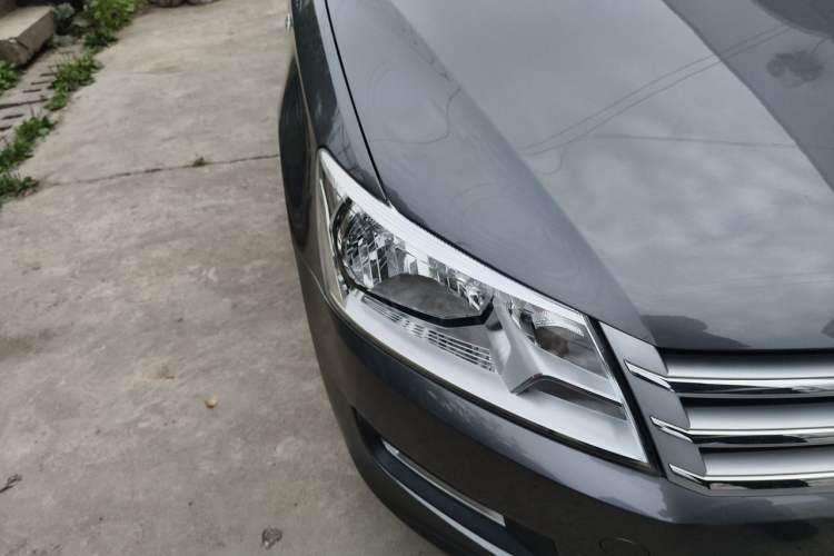 Used Volkswagen Santana 2015 1.6L Manual Comfort Edition Right Front Headlight