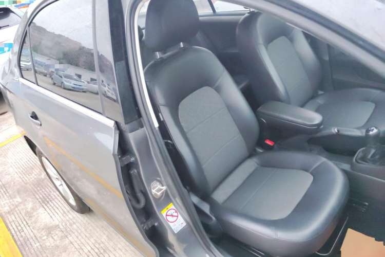 Used Volkswagen Santana 2015 1.6L Manual Comfort Edition Right Front Seat