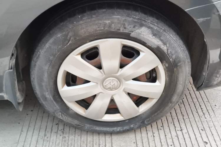 Used Volkswagen Santana 2015 1.6L Manual Fashion Edition Right Front Wheel Hub