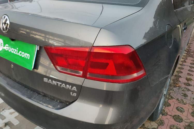 Used Volkswagen Santana 2015 1.6L Automatic Fashion Edition Right Rear Taillight