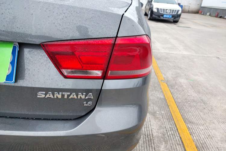 Used Volkswagen Santana 2015 1.6L Manual Comfort Edition Right Rear Taillight