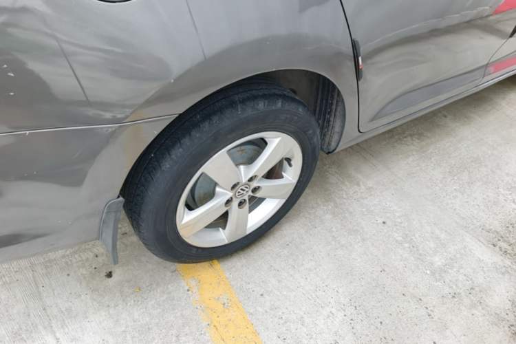Used Volkswagen Santana 2015 1.6L Manual Comfort Edition Right Rear Wheel Hub