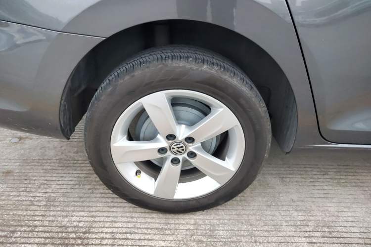 Used Volkswagen Santana 2015 1.6L Manual Comfort Edition Right Rear Wheel Hub
