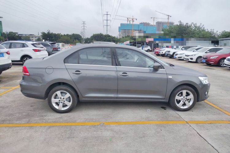 Used Volkswagen Santana 2015 1.6L Manual Comfort Edition Right Side