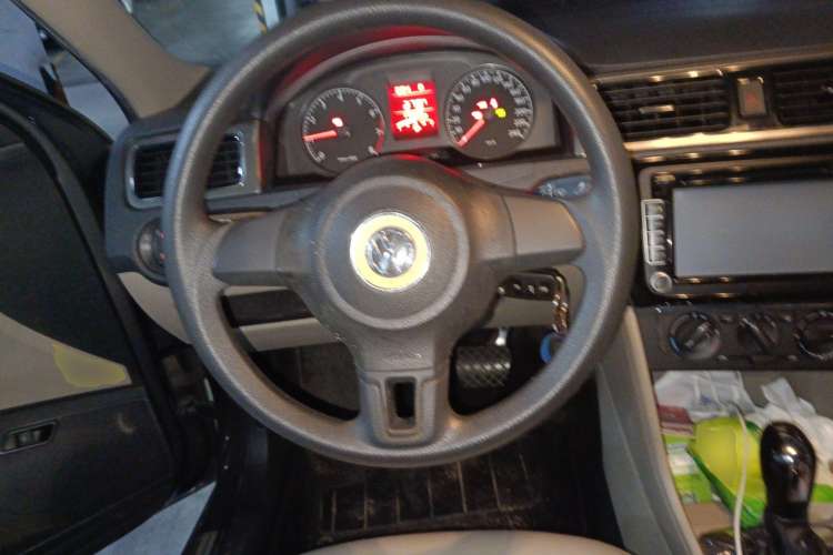Used Volkswagen Santana 2015 1.6L Automatic Comfort Edition Steering Wheel