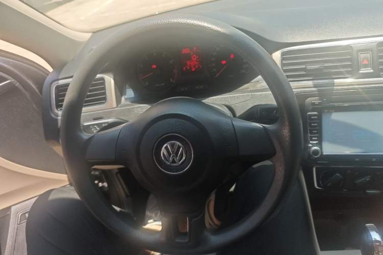 Used Volkswagen Santana 2015 1.6L Automatic Comfort Edition Steering Wheel