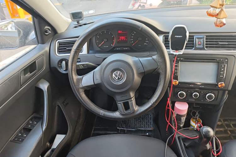 Used Volkswagen Santana 2015 1.6L Manual Fashion Edition Steering Wheel