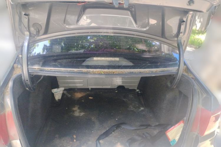 Used Volkswagen Santana 2015 1.6L Manual Fashion Edition Trunk
