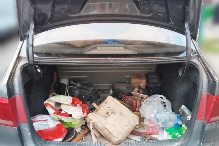 Used Volkswagen Santana 2015 1.6L Manual Fashion Edition Trunk