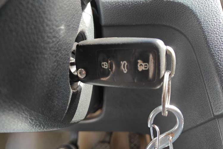 Used Volkswagen Santana 2015 1.4L Manual Comfort Edition Vehicle Key