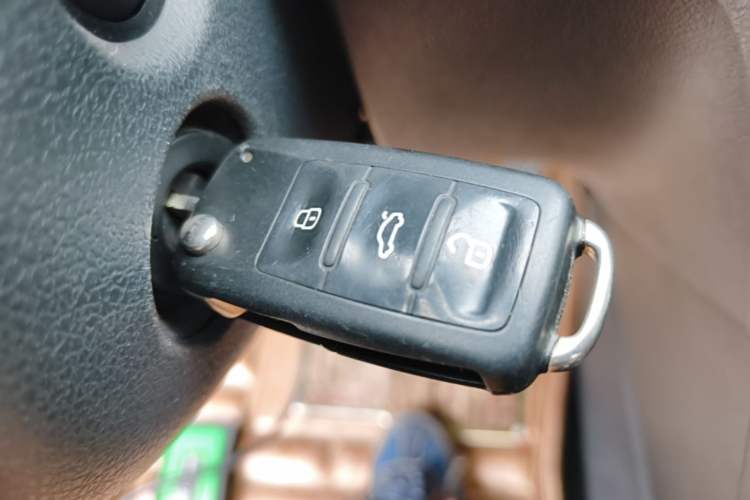Used Volkswagen Santana 2015 1.6L Manual Comfort Edition Vehicle Key