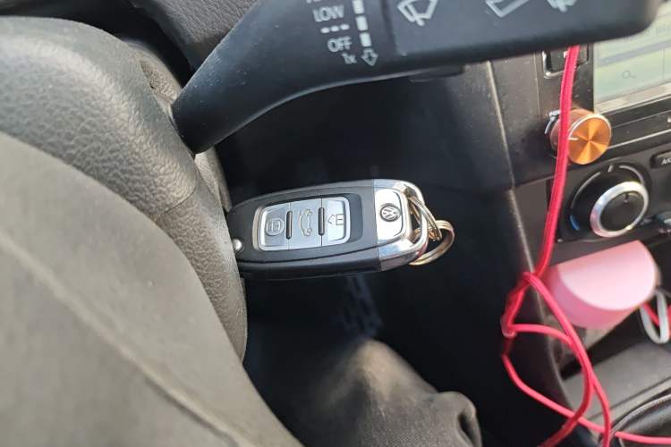Used Volkswagen Santana 2015 1.6L Manual Fashion Edition Vehicle Key